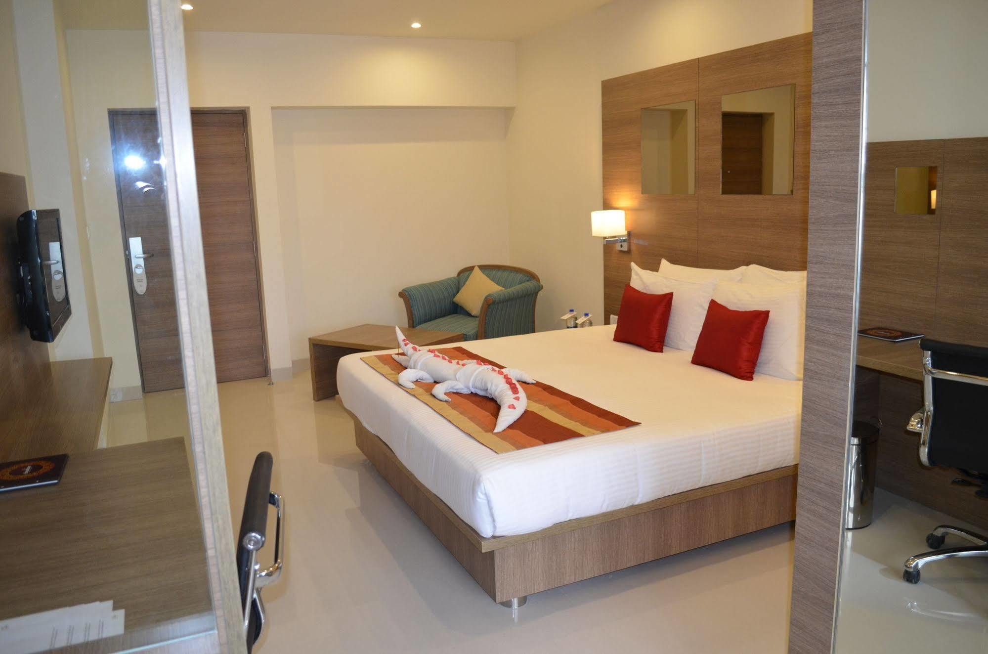 Regency Tiruttani By Grt Hotels Thiruttani Екстер'єр фото