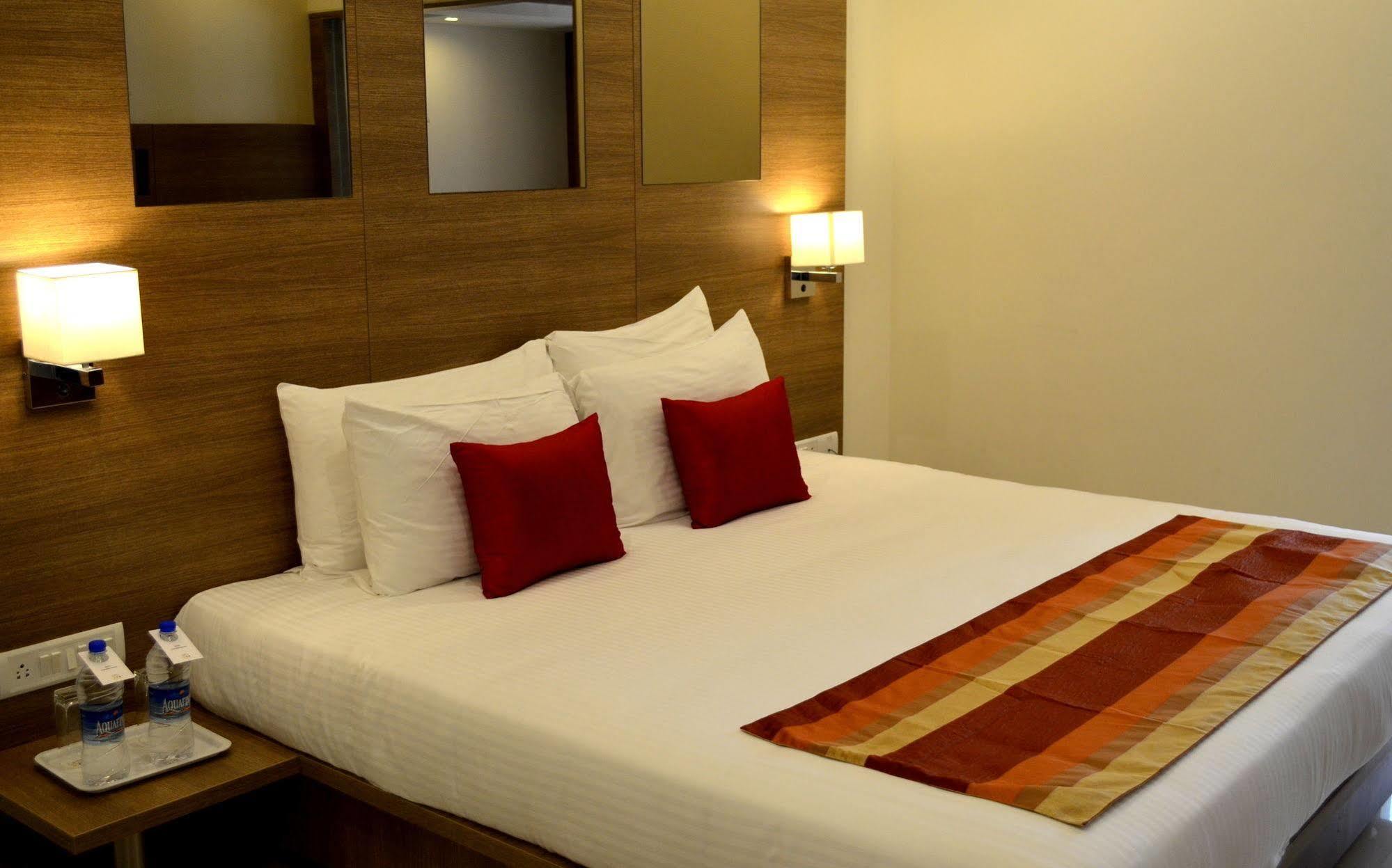 Regency Tiruttani By Grt Hotels Thiruttani Екстер'єр фото