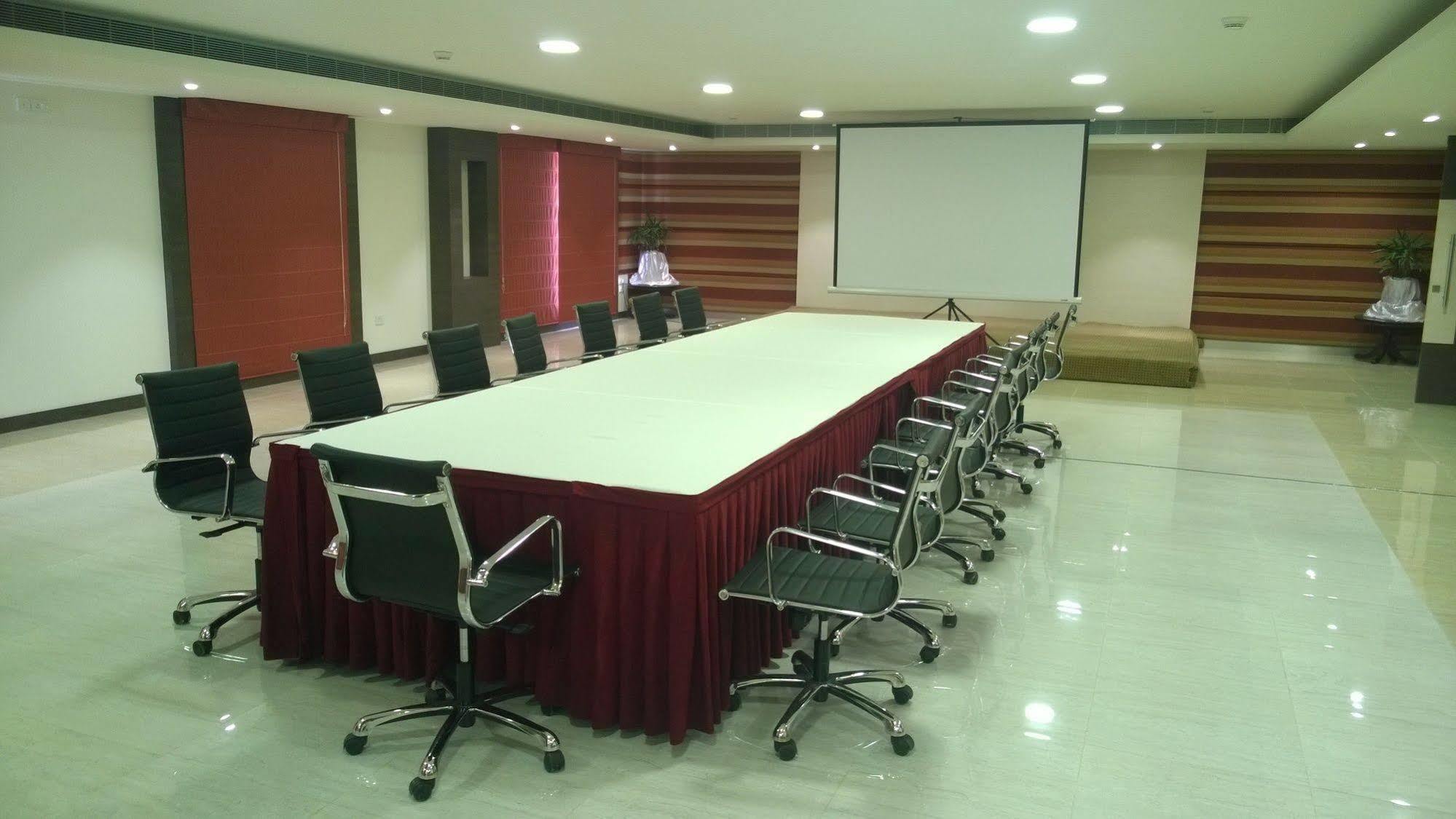 Regency Tiruttani By Grt Hotels Thiruttani Екстер'єр фото