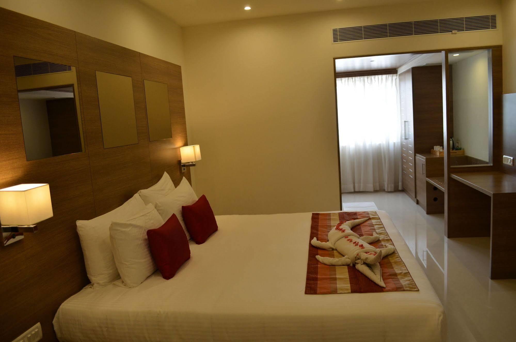 Regency Tiruttani By Grt Hotels Thiruttani Екстер'єр фото