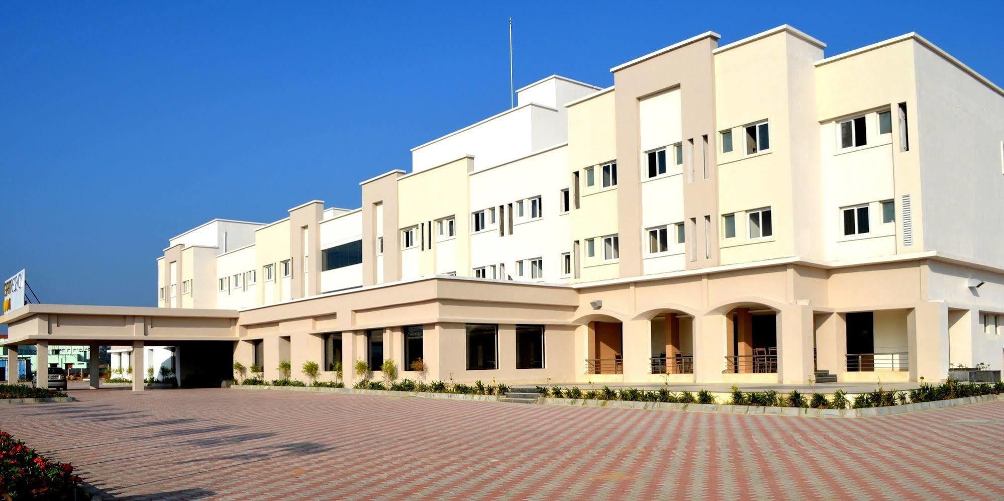 Regency Tiruttani By Grt Hotels Thiruttani Екстер'єр фото